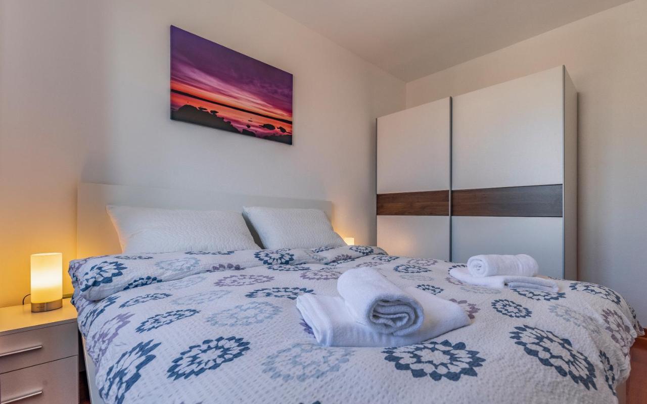 Apartment Green Pula, Family Friendly, Comfortable, Free Parking And Wifi Екстериор снимка